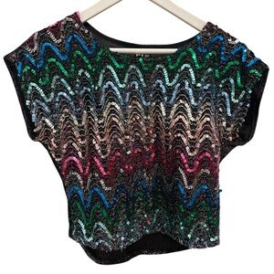 Eye- catching Statement Sequin Wave Multicolor Crop Top